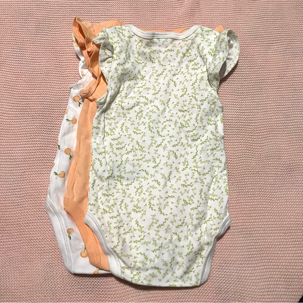 NEW NWT Tres Beau et Belle Baby Infant Set of 3 Onesies Size 6-9 Months - Picture 5 of 6